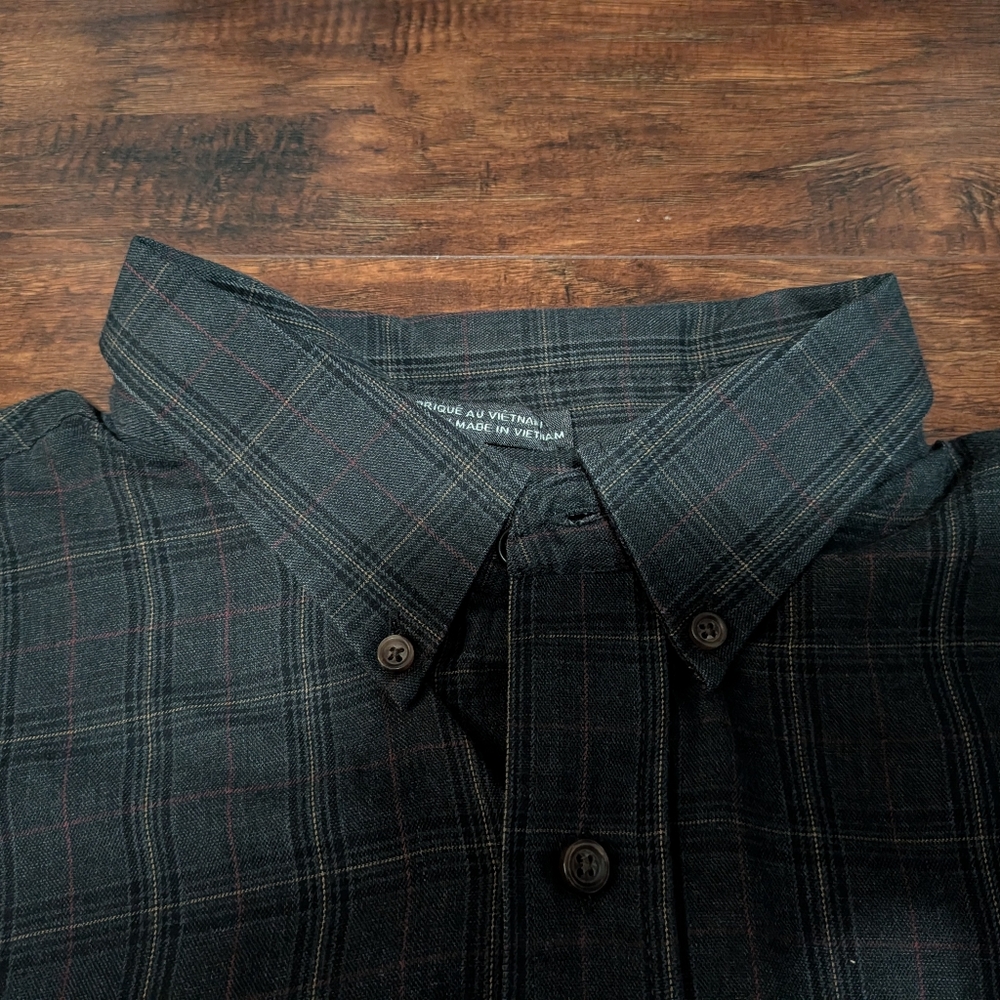 Arrow Men's Black Plaid Button-Down Shirt (L) - Picture 6 of 11